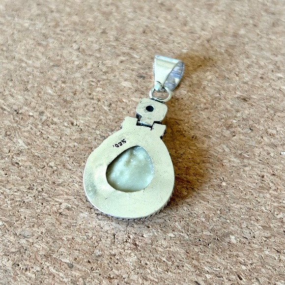 Abalone and Blue Quartz Pendant in 925 Silver - Picture 6 of 6